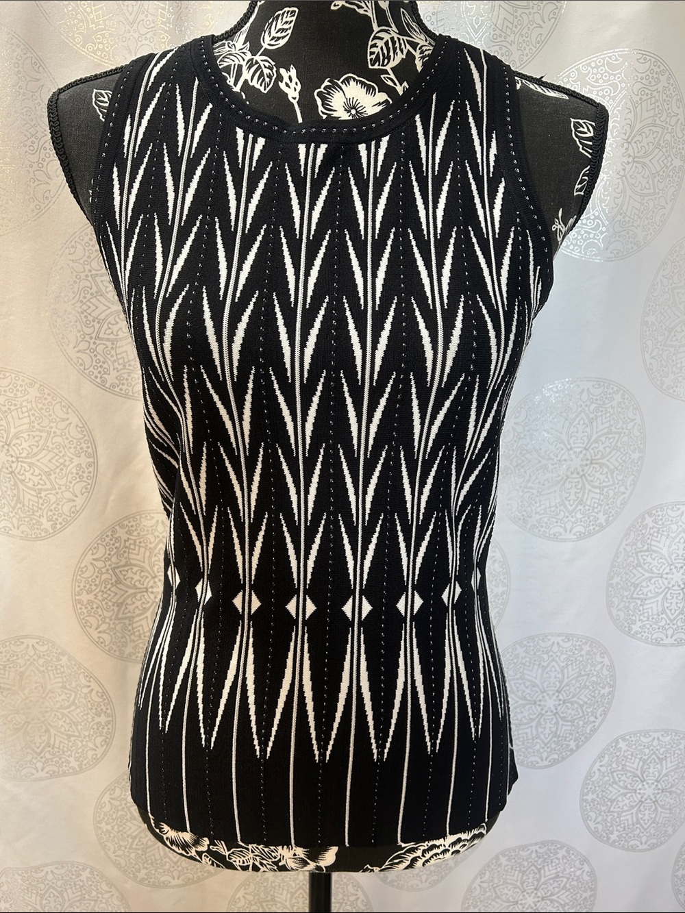 White House Black Market Sleeveless Knit Sweater Tank Top Women Small S